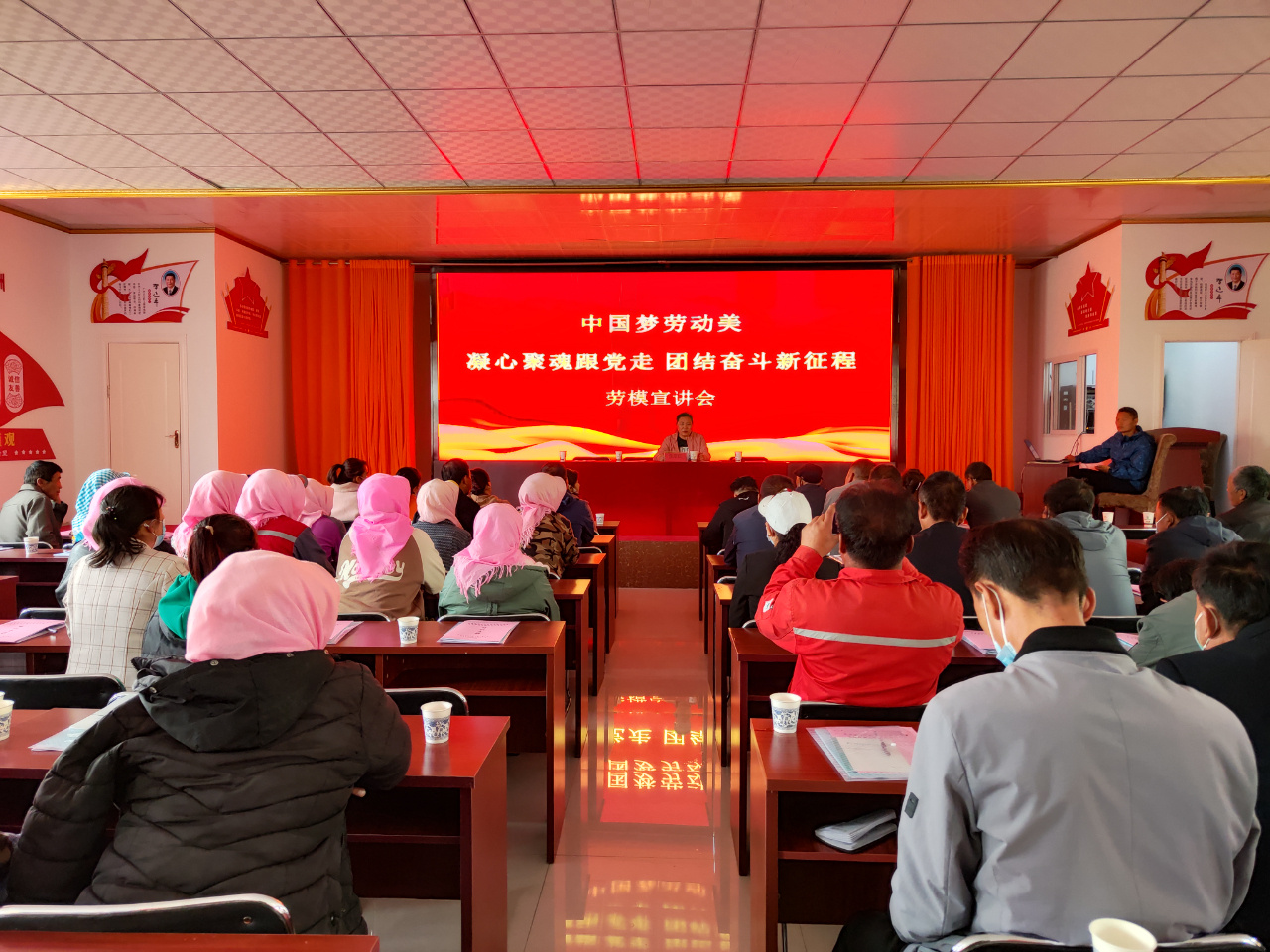 中卫沙坡头区总工会“五心”举措关爱女职工 职业技能培训助力绽芳华